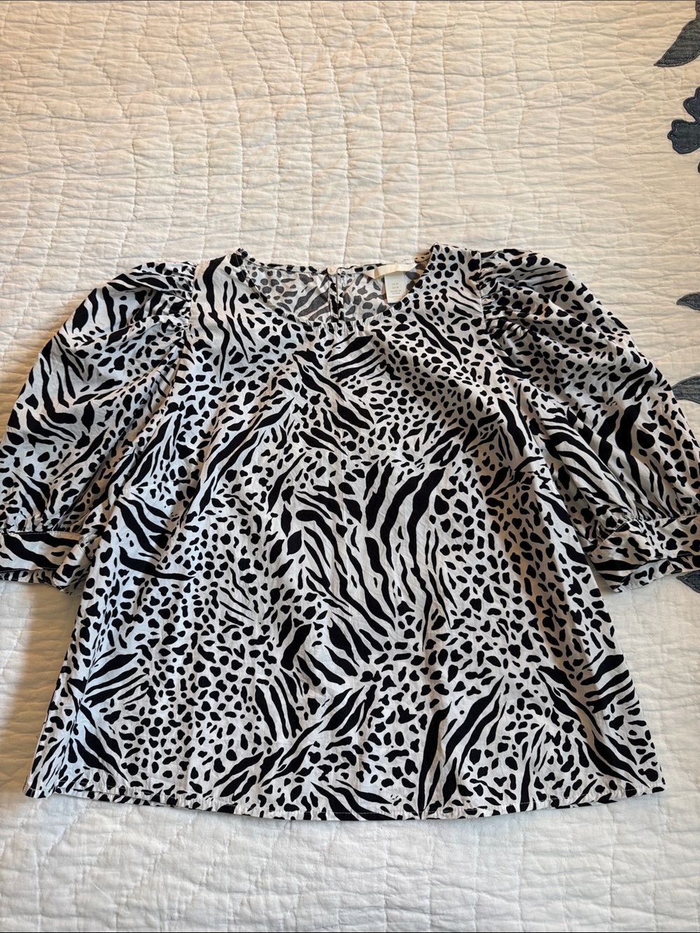 H&M Black and White Animal Print Puff Sleeve Blouse